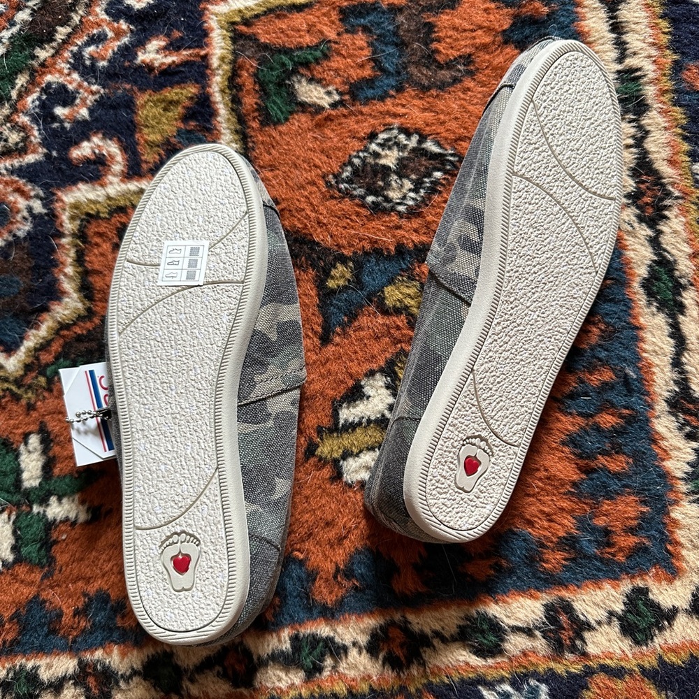 NWT Sketchers Bobs Memory Foam Slip-Ons - Picture 6 of 6